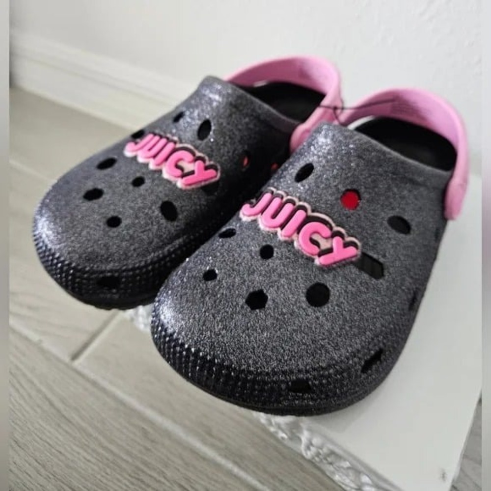 NWT Girls Juicy Couture Black Sparkly Clogs/Sandals